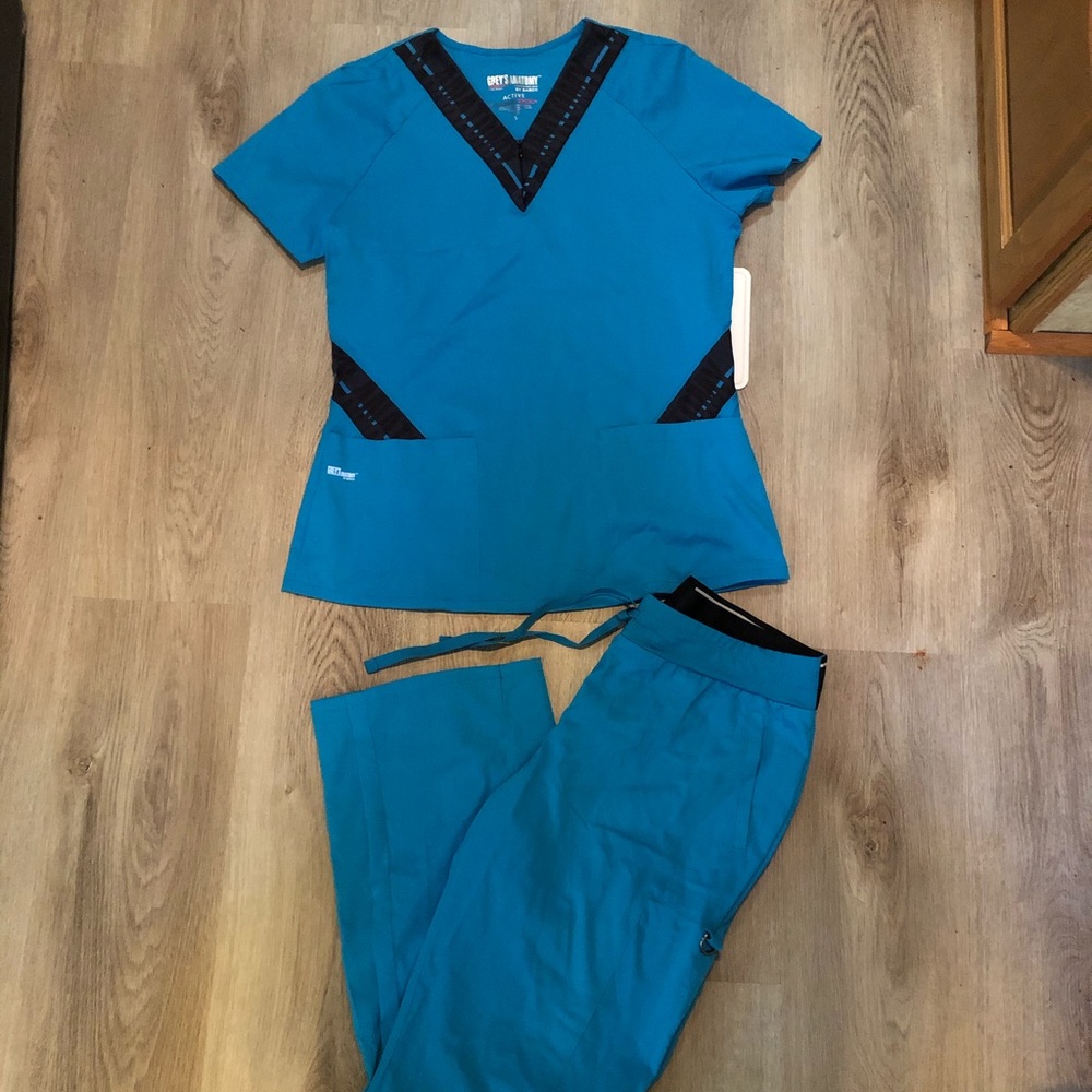 NWOT Grey’s Anatomy Scrub Set